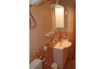 Chorwacja Privát Komarna, Zewnątrz